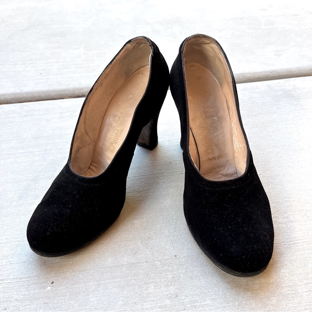 Vintage Retro Black Pumps